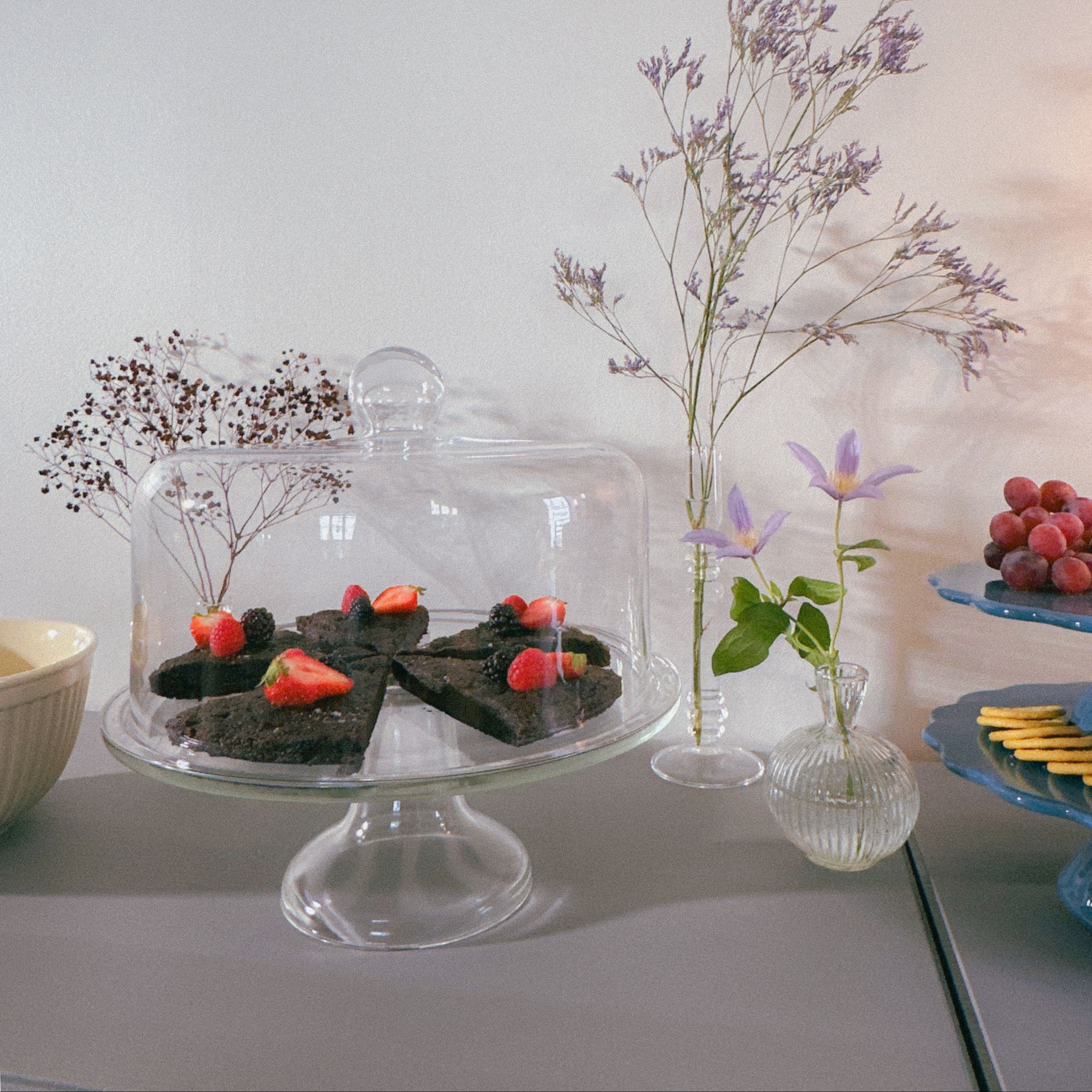 Cake stand
